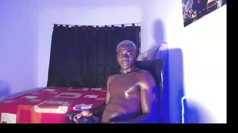 Snapshot of male_ref chatting on February 7, 4:27 am male_ref online show from February 7, 4:27 am