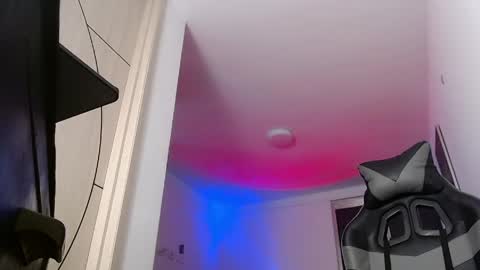 malek_xarx online show from May 19, 1:56 am