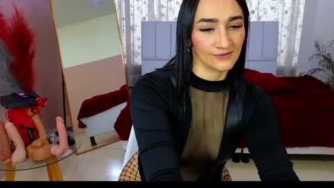 Snapshot of malen_fitnessmilf chatting on June 5, 8:14 pm malen_fitnessmilf online show from June 5, 8:14 pm