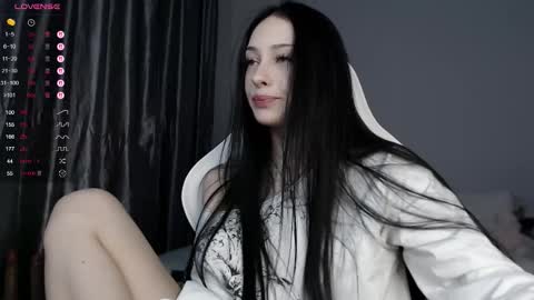 piu online show from February 24, 2:15 pm