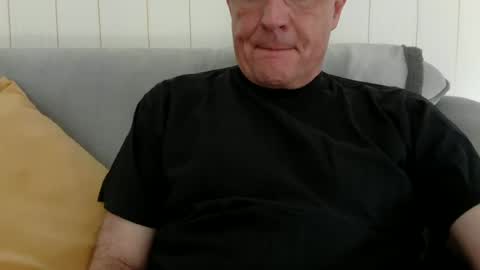 Snapshot of maletoysub chatting on July 4, 5:19 pm maletoysub online show from July 4, 5:19 pm