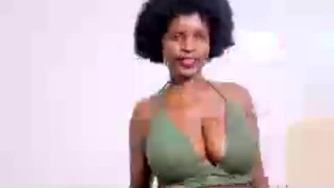 Snapshot of malia_baby chatting on June 24, 2:49 pm malia online show from June 24, 2:49 pm