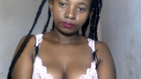 Snapshot of malinah01 chatting on December 16, 8:41 am malinah01 online show from December 16, 8:41 am