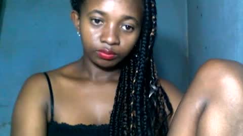 Snapshot of malinah01 chatting on December 18, 3:55 pm malinah01 online show from December 18, 3:55 pm