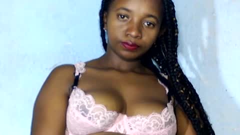 Snapshot of malinah01 chatting on December 20, 6:45 pm malinah01 online show from December 20, 6:45 pm
