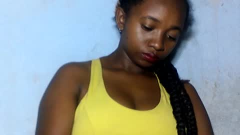 Snapshot of malinah01 chatting on December 28, 7:11 pm malinah01 online show from December 28, 7:11 pm