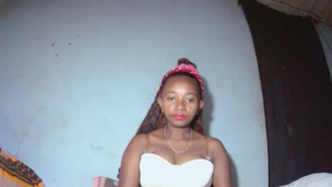 Snapshot of malinah01 chatting on September 18, 4:25 am malinah01 online show from September 18, 4:25 am