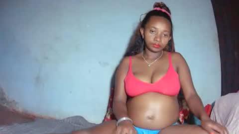 Snapshot of malinah01 chatting on September 22, 5:15 pm malinah01 online show from September 22, 5:15 pm