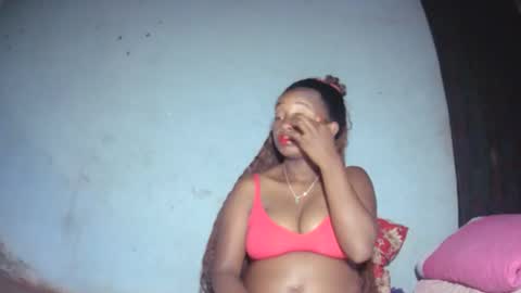 Snapshot of malinah01 chatting on September 23, 5:21 am malinah01 online show from September 23, 5:21 am