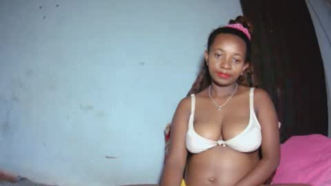 Snapshot of malinah01 chatting on September 29, 5:18 pm malinah01 online show from September 29, 5:18 pm