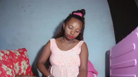 Snapshot of malinah01 chatting on October 1, 3:01 am malinah01 online show from October 1, 3:01 am