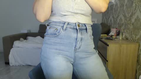 mallinia online show from December 4, 11:08 am