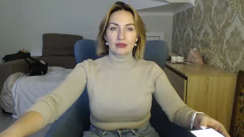 mallinia online show from December 15, 12:53 pm