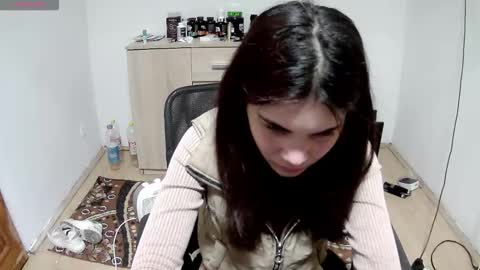 mallorymyers online show from December 3, 10:30 pm