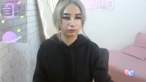 Malory  online show from November 9, 11:41 am