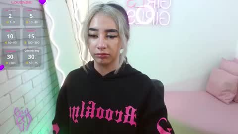 Malory  online show from November 16, 11:38 am