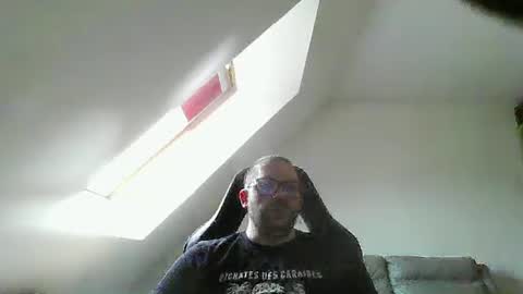 breton online show from May 1, 8:08 am