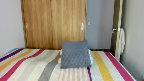 Snapshot of malucam_06 chatting on June 19, 7:17 pm instagram nueela online show from June 19, 7:17 pm