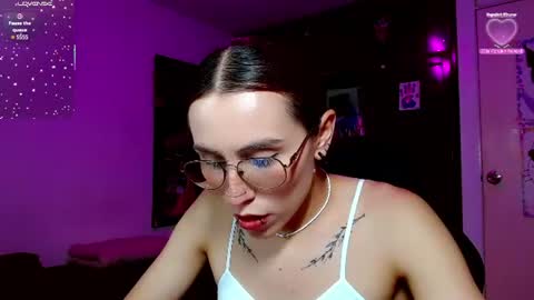 Snapshot of malud_09 chatting on July 8, 4:06 am online show from July 8, 4:06 am