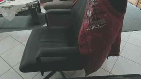 Snapshot of maly246 chatting on January 12, 8:08 am maly246 online show from January 12, 8:08 am