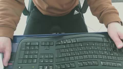 Snapshot of maly246 chatting on February 7, 12:20 pm maly246 online show from February 7, 12:20 pm