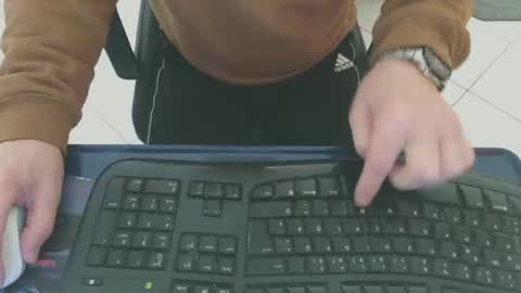 Snapshot of maly246 chatting on February 8, 9:02 am maly246 online show from February 8, 9:02 am