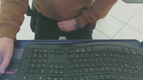 Snapshot of maly246 chatting on February 10, 8:29 am maly246 online show from February 10, 8:29 am