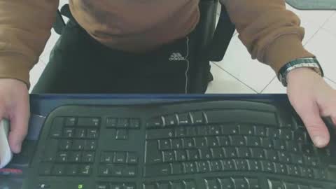 Snapshot of maly246 chatting on February 11, 9:36 am maly246 online show from February 11, 9:36 am