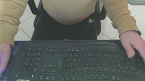 Snapshot of maly246 chatting on February 14, 12:24 pm maly246 online show from February 14, 12:24 pm