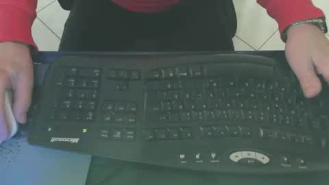 Snapshot of maly246 chatting on February 19, 8:21 am maly246 online show from February 19, 8:21 am