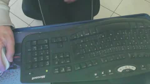 Snapshot of maly246 chatting on March 15, 8:09 am maly246 online show from March 15, 8:09 am