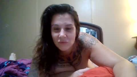 Snapshot of mamabear_papabear chatting on June 24, 12:20 am Elizabeth online show from June 24, 12:20 am