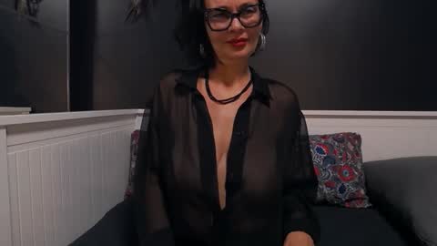 ioana love online show from May 21, 9:11 pm