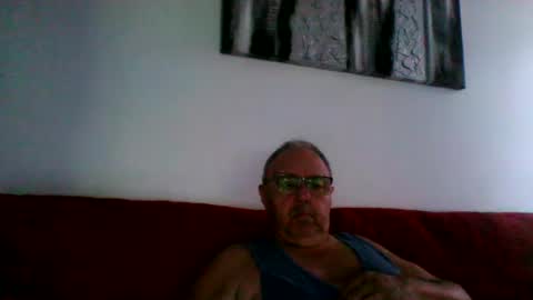 Snapshot of mambow99 chatting on July 5, 6:15 pm OLDMANFREE online show from July 5, 6:15 pm