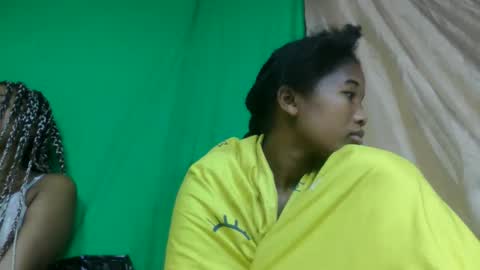 mamieriela online show from February 15, 12:51 am