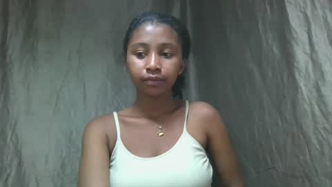 mamieriela online show from April 14, 5:30 pm