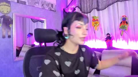 Snapshot of mamushka_ chatting on October 27, 2:43 pm online show from October 27, 2:43 pm