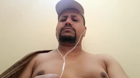 Snapshot of man_new chatting on December 17, 8:56 am Man new online show from December 17, 8:56 am