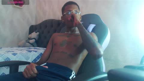 Snapshot of man_san11 chatting on December 24, 7:22 pm man_san11 online show from December 24, 7:22 pm