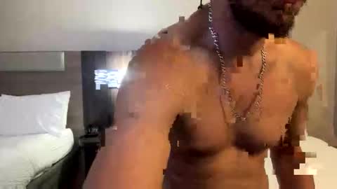 Snapshot of man_toy8969 chatting on May 10, 3:01 am man_toy8969 online show from May 10, 3:01 am