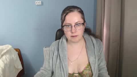 Snapshot of mandarinka28 chatting on December 2, 9:14 am mandarinka28 online show from December 2, 9:14 am