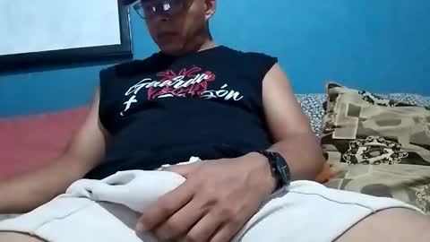 mandrilo7379 online show from April 23, 5:41 am