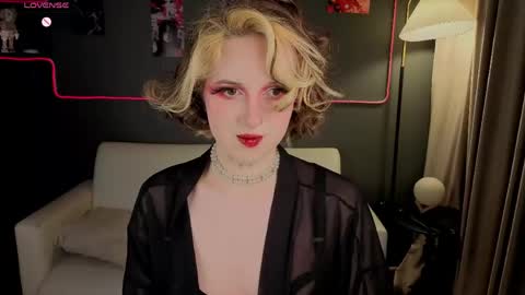 Snapshot of mandy_torres chatting on May 4, 10:06 pm Luna online show from May 4, 10:06 pm
