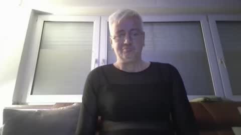 Snapshot of mandywinger chatting on October 27, 11:36 am mandywinger online show from October 27, 11:36 am