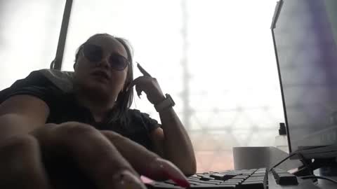 manelik_27 online show from January 6, 7:50 pm