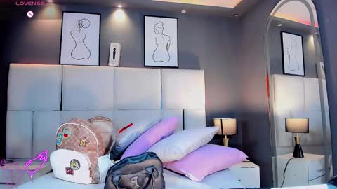 Snapshot of manellyksparklee chatting on June 6, 12:43 pm manellyksparklee online show from June 6, 12:43 pm