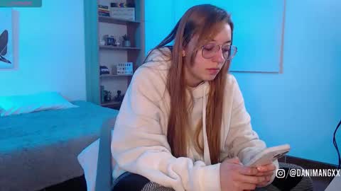 Snapshot of mangxx chatting on October 6, 2:53 am Danny online show from October 6, 2:53 am