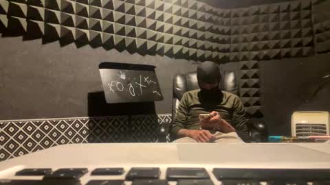 Snapshot of mani4sexy chatting on December 16, 8:19 am Mani4sexy online show from December 16, 8:19 am