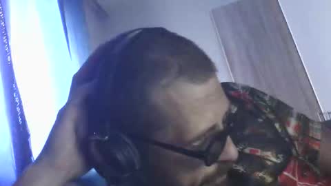 Snapshot of maniaksfucker chatting on November 15, 9:39 am LANGERFICK online show from November 15, 9:39 am