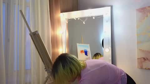 manic_pixie_ online show from February 9, 11:14 am